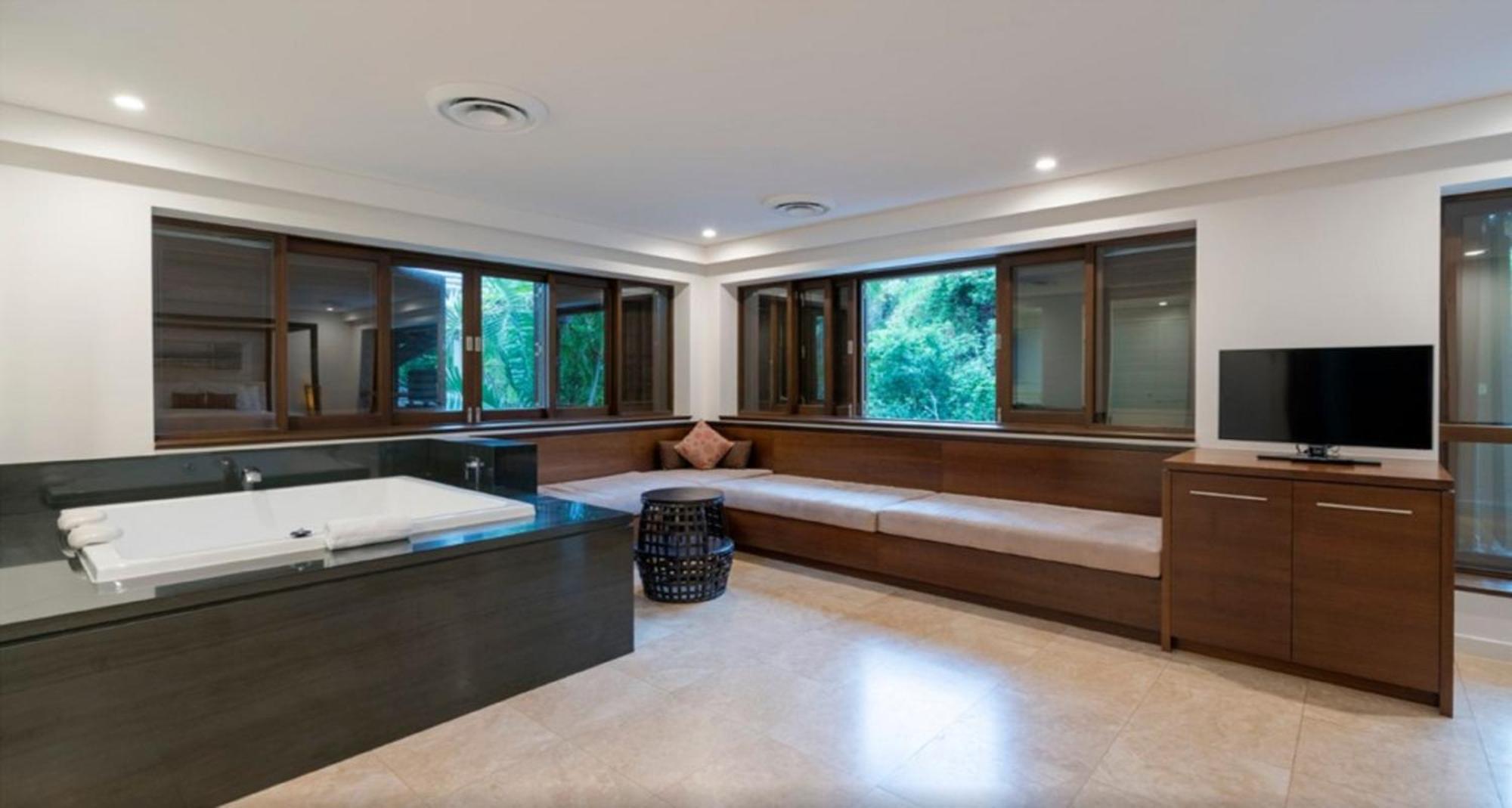 Luxury Apartments At Temple Resort And Spa Port Douglas Bilik gambar